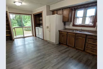 1453 S Float Avenue, Freeport, IL 61032 - Photo 9