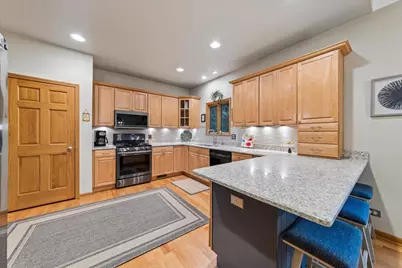 2S590 Seraph Holmes Court, Warrenville, IL 60555 - Photo 11