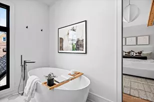 2214 W Oakdale Ave, Chicago, IL 60618 - Photo 23