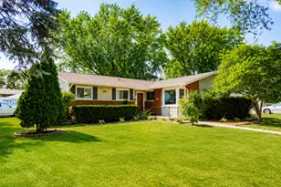 230 Fleetwood Ln, Elk Grove Village, IL 60007 - Photo 1