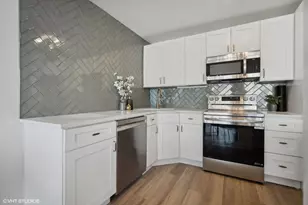 5455 N Sheridan Rd, Chicago, IL 60640 - Photo 3