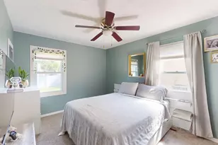 100 Edgewood Dr, Streamwood, IL 60107 - Photo 11