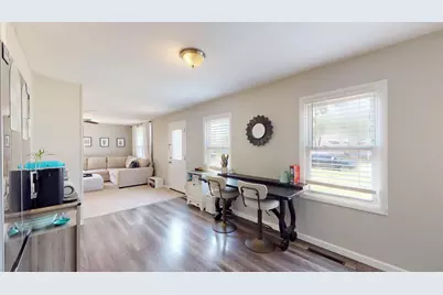 100 Edgewood Drive, Streamwood, IL 60107 - Photo 9