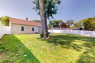 100 Edgewood Dr, Streamwood, IL 60107 - Photo 21