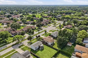 1255 Briarcliffe Blvd, Wheaton, IL 60189 - Photo 39