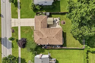 1255 Briarcliffe Blvd, Wheaton, IL 60189 - Photo 37