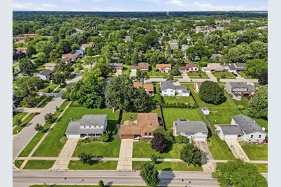 1255 Briarcliffe Boulevard, Wheaton, IL 60189 - Photo 41