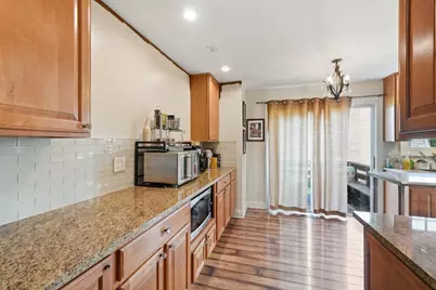 1255 Briarcliffe Boulevard, Wheaton, IL 60189 - Photo 7