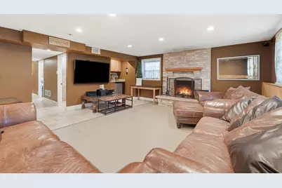 1255 Briarcliffe Boulevard, Wheaton, IL 60189 - Photo 23