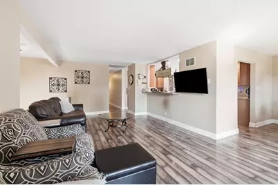 1255 Briarcliffe Boulevard, Wheaton, IL 60189 - Photo 5