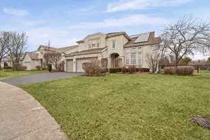 2188 Avalon Dr, Buffalo Grove, IL 60089 - Photo 1
