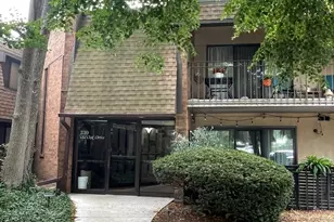 230 N Old Oak Dr, Buffalo Grove, IL 60089 - Photo 1