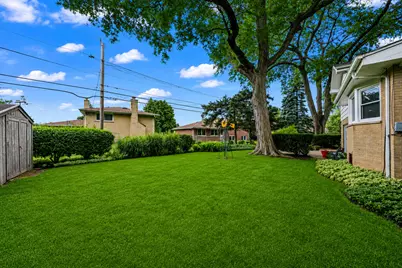 2110 E Eastman Court, Arlington Heights, IL 60004 - Photo 35