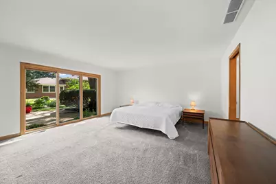 2110 E Eastman Court, Arlington Heights, IL 60004 - Photo 19