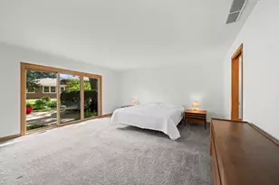 2110 E Eastman Ct, Arlington Heights, IL 60004 - Photo 19