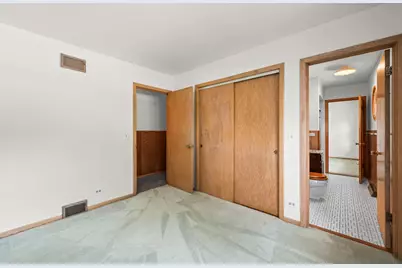2110 E Eastman Court, Arlington Heights, IL 60004 - Photo 25