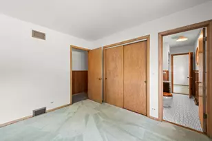 2110 E Eastman Ct, Arlington Heights, IL 60004 - Photo 25