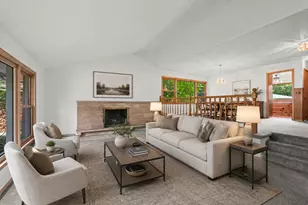 2110 E Eastman Ct, Arlington Heights, IL 60004 - Photo 5