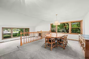 2110 E Eastman Ct, Arlington Heights, IL 60004 - Photo 9