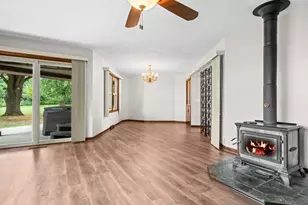 12048 N Tower Rd, Byron, IL 61010 - Photo 17