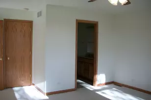 332 Cassidy Ct, Utica, IL 61373 - Photo 9