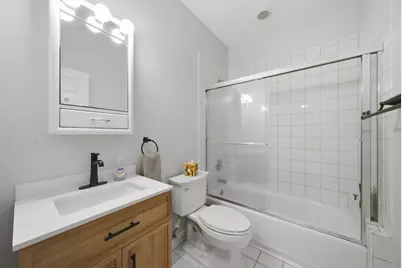 2217 W Farwell Avenue #4B, Chicago, IL 60645 - Photo 15