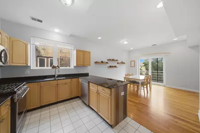 2217 W Farwell Avenue #4B, Chicago, IL 60645 - Photo 3