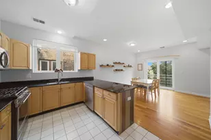 2217 W Farwell Ave, Chicago, IL 60645 - Photo 3