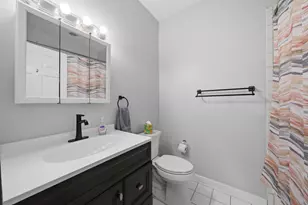 2217 W Farwell Ave, Chicago, IL 60645 - Photo 11