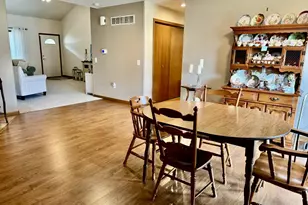 2806 Becker Dr, Peru, IL 61354 - Photo 5