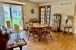 2806 Becker Dr, Peru, IL 61354 - Photo 9