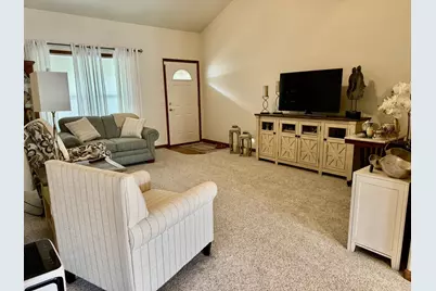 2806 Becker Drive, Peru, IL 61354 - Photo 3