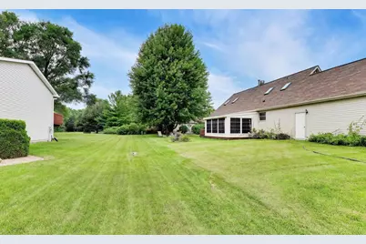 38172 N Holdridge Avenue, Beach Park, IL 60087 - Photo 37