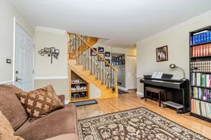 2016 Raleigh Pl, Hoffman Estates, IL 60169 - Photo 3