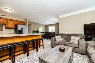 2016 Raleigh Pl, Hoffman Estates, IL 60169 - Photo 9
