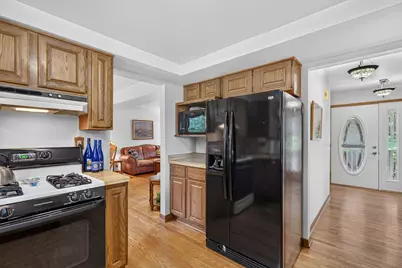 2825 Kingston Drive, Island Lake, IL 60042 - Photo 9