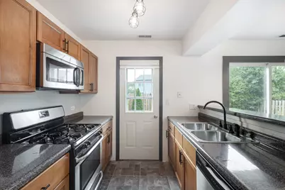 3318 Southport Drive, Island Lake, IL 60042 - Photo 9