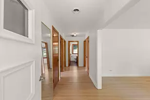 354 Indian Dr, Glen Ellyn, IL 60137 - Photo 11