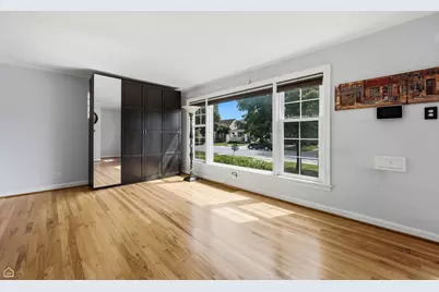 4834 N Mulligan Avenue, Chicago, IL 60630 - Photo 3