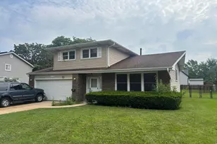 337 Hazel Dr, Schaumburg, IL 60193 - Photo 1