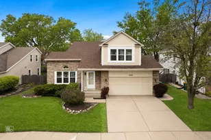 1002 Hobson Dr, Buffalo Grove, IL 60089 - Photo 1