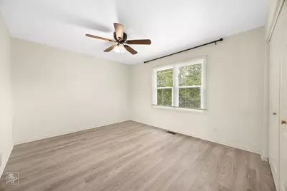 1002 Hobson Drive, Buffalo Grove, IL 60089 - Photo 15
