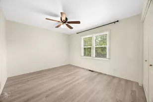 1002 Hobson Dr, Buffalo Grove, IL 60089 - Photo 15