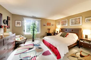 420 Walnut Creek Ln, Lisle, IL 60532 - Photo 11