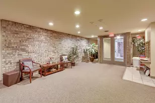 420 Walnut Creek Ln, Lisle, IL 60532 - Photo 3