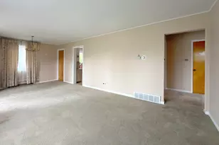 3000 Starling Ln, Rolling Meadows, IL 60008 - Photo 5