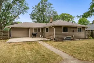 1811 Randolph Dr, Rockford, IL 61103 - Photo 5