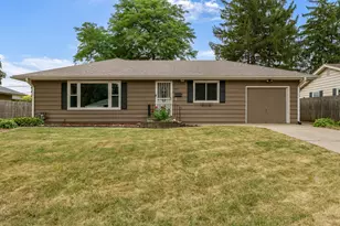 1811 Randolph Dr, Rockford, IL 61103 - Photo 1