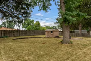 1811 Randolph Dr, Rockford, IL 61103 - Photo 3