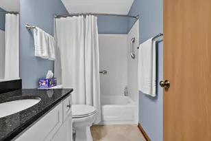 1723 Leeds Ct, Mundelein, IL 60060 - Photo 11